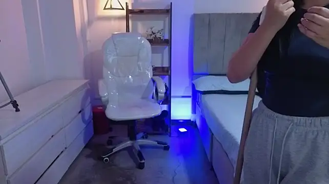 Iam_sofiia - Ride torso ♥ Back view