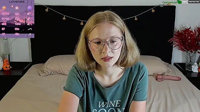 CatmintLush - Get naked