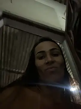 Girl_docinho - Siririca no quintal,vizinhos assistindo?