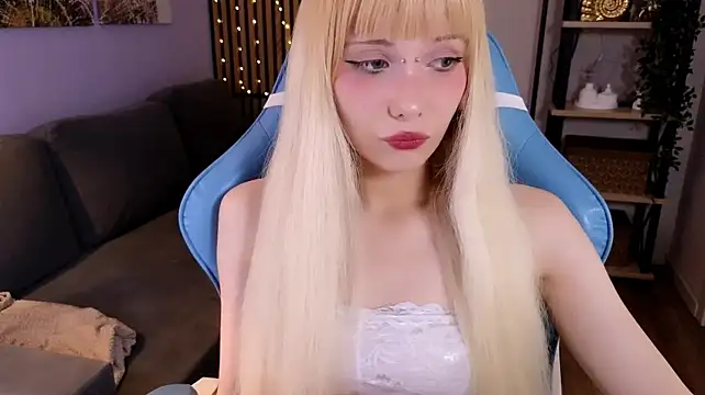 cherrie_bite
