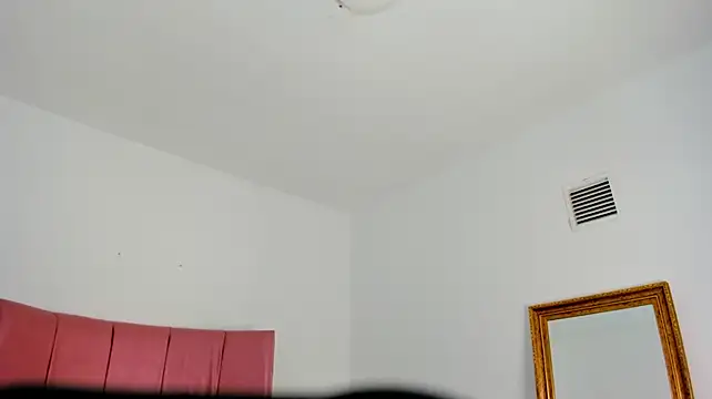 MaryAnne__ - spanks ass
