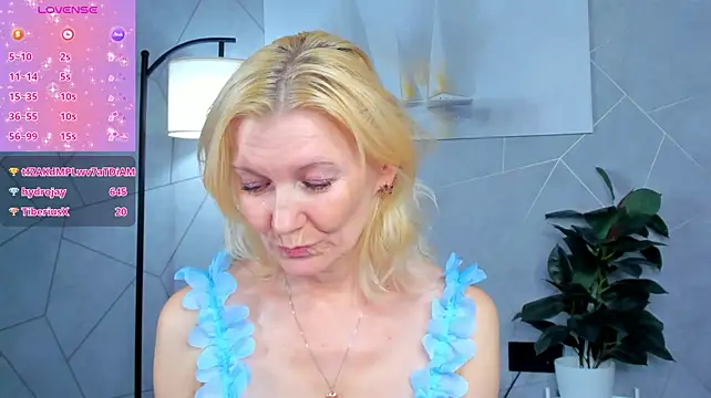 Julie_Lucas