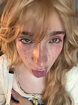 Tiffannyland - fingergin my ass in doggy pose