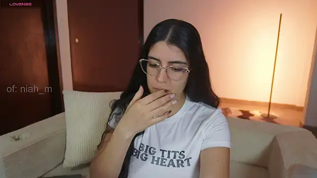 _Niah - RUB MY HAIRY PUSSY (zoom) 👀🔥