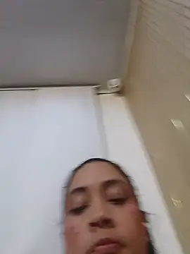 AnnyHanks - Saliva show in my tits