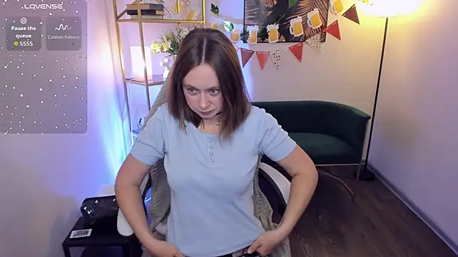 Brooke_lover - show tits closer ;)