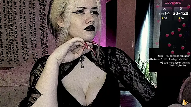 Strawberry_elfcat - hand bra