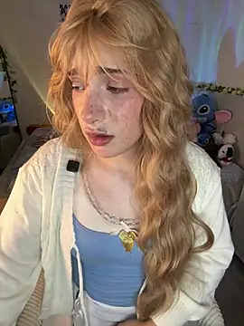 Tiffannyland - fingergin my ass in doggy pose