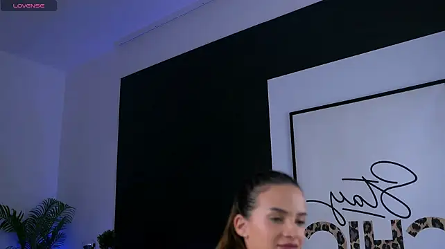 Ivytempt - Wet and wild pussy play 💧