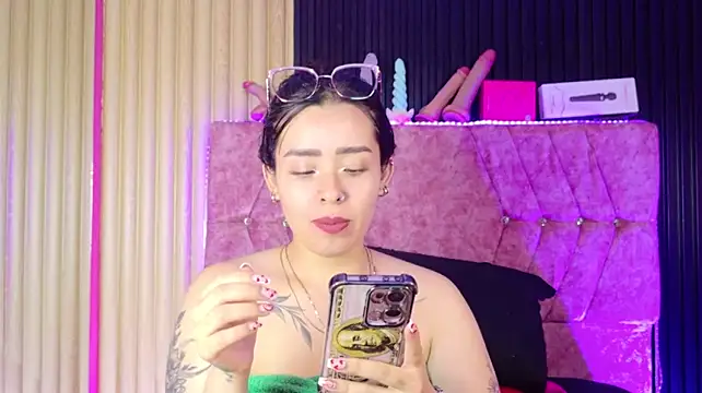 Mia_lopez_1 - open your pussy with your hands+zoom