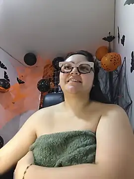 JuliSweet - SHOW PUSSY