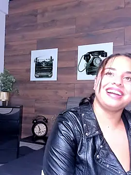 LaliLeal - daddy can make me SO HORNY TILL CUM