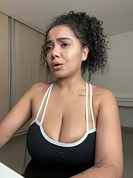 Curlyierr - DOGGY STYLE + SPREAD ASS IN THE SOFA