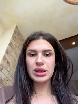 MiraReach - Open ass in cafe 👅👅