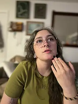 Alix_Valentine - (LT) Picks something off tip menu💞🎀
