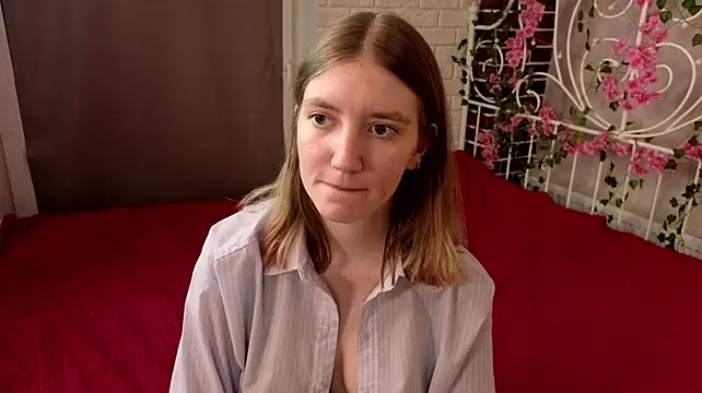 SookToulson - Close-up of shaking booty