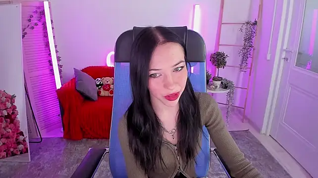EvieLane - Wear High Heels