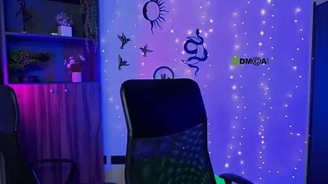Riley_sanders - show tits 3 girls