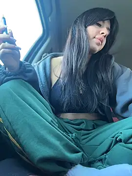 JulliaVegas - Finger in ass