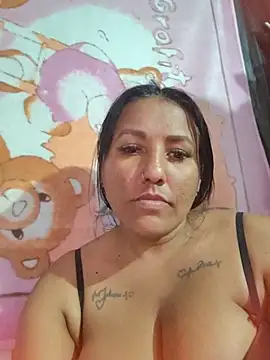 Emma_47 - Dooglig tits