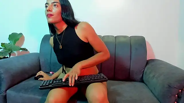ZuriVee - Get Naked 😈