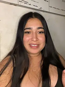 Kittynoir_Chile - Masajito en mis tetas