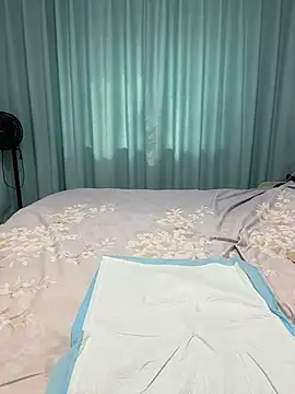 Little-strawberry - 全裸5分钟➕肉棒磨bb