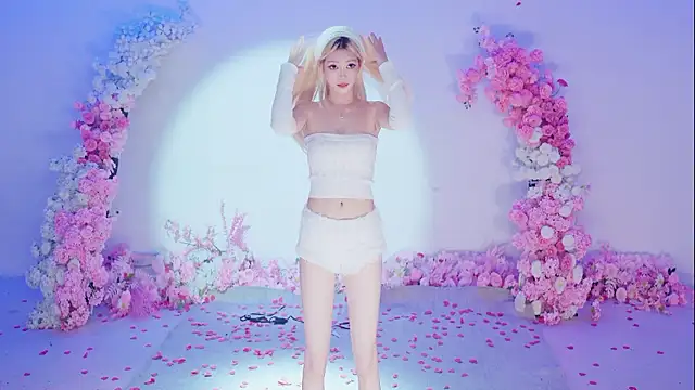Luckygirls-339 - 奥特曼的零食~