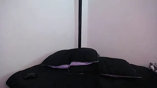 NyxViolet - 💜 Remove bra 😈