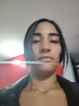 Karolyne_babee - Show squirt in public + finger in ass