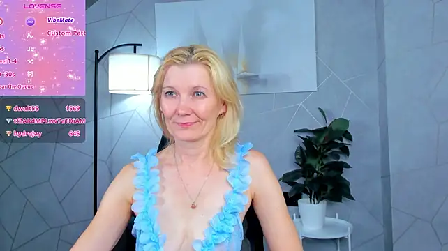 Julie_Lucas