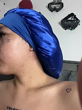 Alaia_princess - Aceite en las nalgas