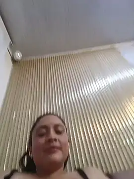 AnnyHanks - Saliva show in my tits