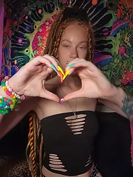 LucidLucy - Panties off & shake some booty