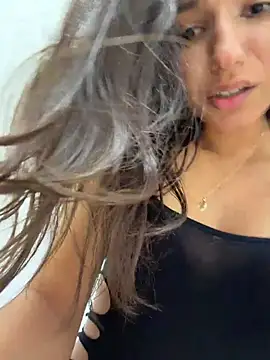 -_MiaQueen_- - Hi guys