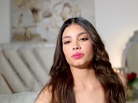 Amaliarand - Would you like to see me being very hot