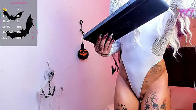 SweetDevil_7 - Oil and water in my body