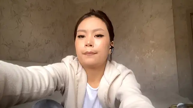 Erinlimma - SHOW ASS?