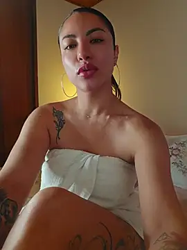 Karen_San_Miguel - Oil in my asss + panties off + doggy 😈