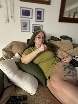 Alix_Valentine - (LT) Picks something off tip menu💞🎀