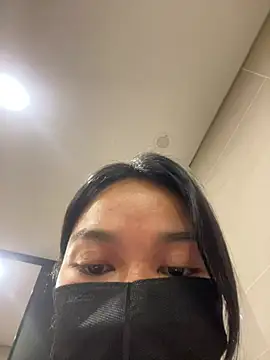 HoneyNana2000 - Let take off my underwear in the cf🫣🫣