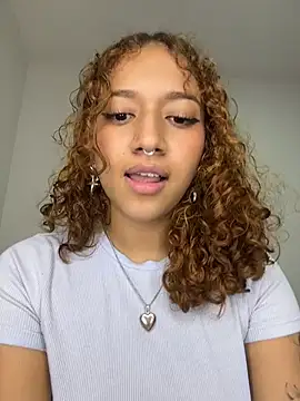 Scarleth_444 - Fingering pussy and make it creamy 🥛
