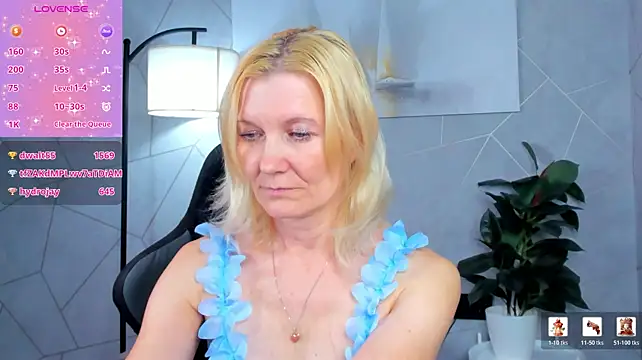 Julie_Lucas