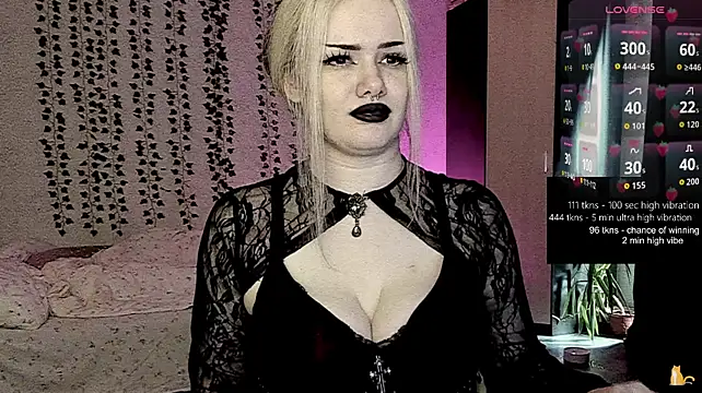 Strawberry_elfcat - hand bra