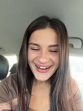 MiraReach - Masturbate pussy in cafe 😋😋