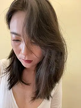 Eva10069 - 办公摩擦老板大腿