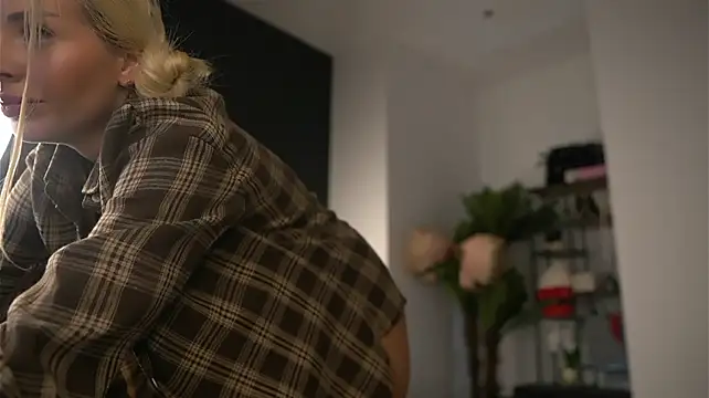 SerenaNoir - Reverse cowgirl & slap ass 💦💣🤠💥