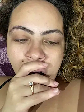 Chloe_Leaozinho - Squirt 💦 gosta na sua boquinha