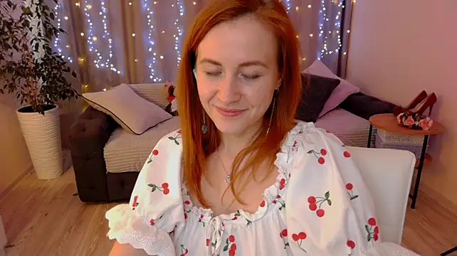 LeonaFoxx - Suck Finger