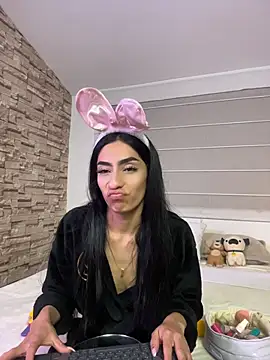 Lucyjoi - please undress and touch yourself a litt